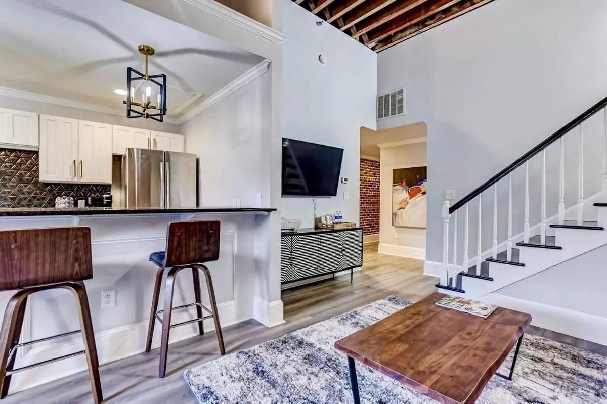 West End Loft - Downtown 5 Min Walk To River St Savannah