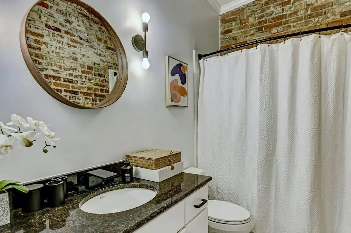 West End Loft - Downtown 5 Min Walk To River St Savannah